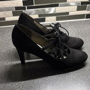Kelly & Katie Elegant Black Heels